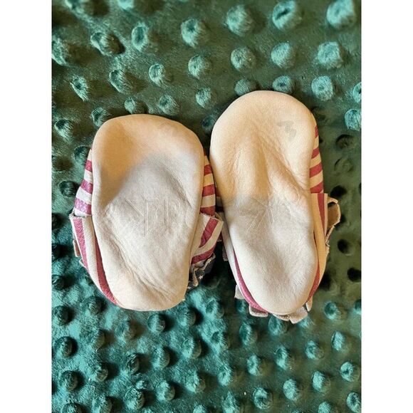 Freshly Picked Moccasins size 2 American flag patriotic shoes - Picture 3 of 3